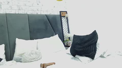 Snapshot of mila_adamss chatting on December 23, 5:11 pm mila_adamss online show from December 23, 5:11 pm