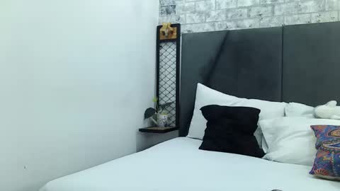 Snapshot of mila_adamss chatting on January 27, 10:27 am mila_adamss online show from January 27, 10:27 am