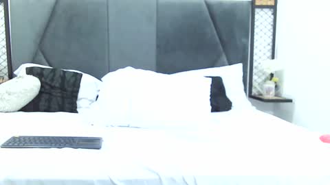 Snapshot of mila_adamss chatting on February 9, 1:22 am mila_adamss online show from February 9, 1:22 am