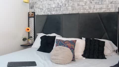 Snapshot of mila_adamss chatting on October 8, 10:13 am mila_adamss online show from October 8, 10:13 am