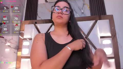 Snapshot of mila_clum chatting on July 12, 11:45 am Camila online show from July 12, 11:45 am