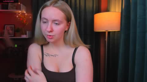 mila_glow online show from April 16, 6:52 pm