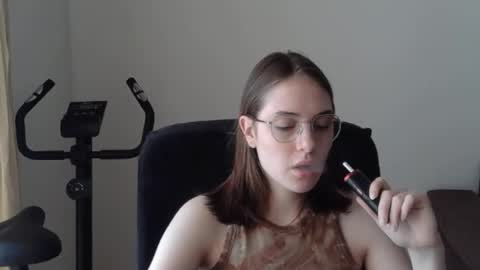 Snapshot of mila_keyy chatting on June 6, 1:16 pm mila_keyy online show from June 6, 1:16 pm