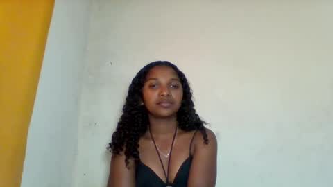 Snapshot of mila_lunah chatting on April 24, 1:35 pm mila_lunah online show from April 24, 1:35 pm