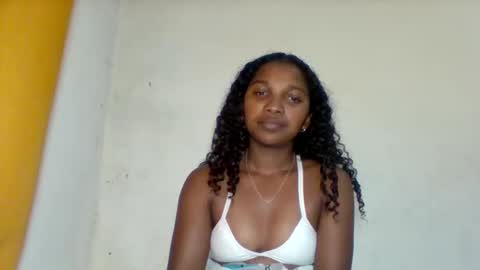 Snapshot of mila_lunah chatting on April 26, 6:27 pm mila_lunah online show from April 26, 6:27 pm