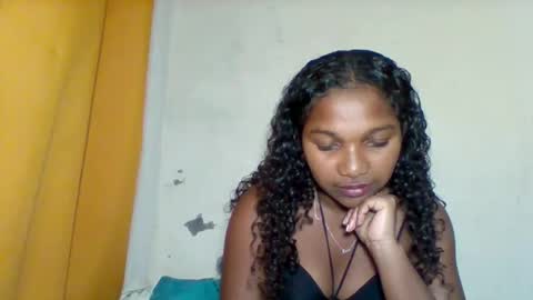 Snapshot of mila_lunah chatting on May 1, 2:32 pm mila_lunah online show from May 1, 2:32 pm