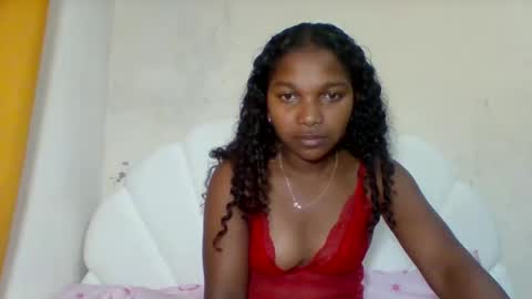 Snapshot of mila_lunah chatting on May 19, 1:44 am mila_lunah online show from May 19, 1:44 am