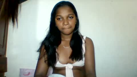 Snapshot of mila_lunah chatting on June 16, 3:53 am mila_lunah online show from June 16, 3:53 am