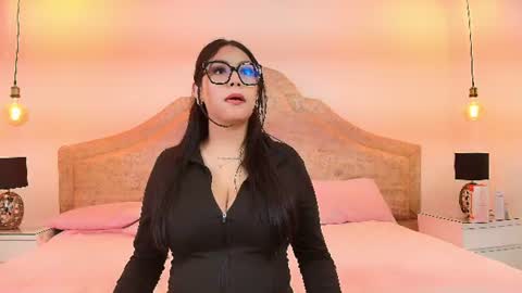 Snapshot of mila_lune1 chatting on August 3, 4:11 am mila_lune1 online show from August 3, 4:11 am
