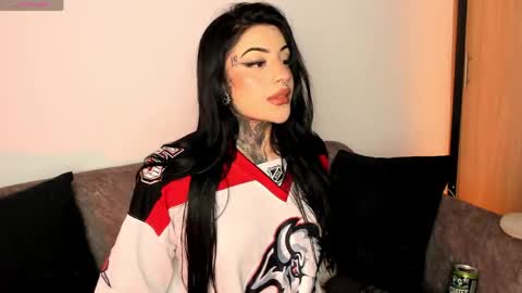     online show from May 8, 3:45 am