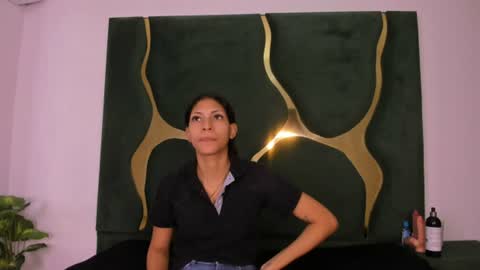 Snapshot of mila_petiteasm chatting on July 21, 12:29 pm mila_petiteasm online show from July 21, 12:29 pm
