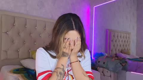 Snapshot of mila_smirnovavk chatting on April 21, 3:46 am MILA online show from April 21, 3:46 am