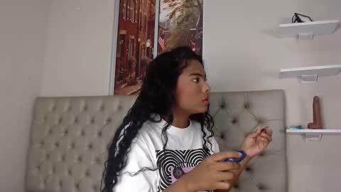 Snapshot of mila_sophia chatting on November 7, 2:06 pm sophia online show from November 7, 2:06 pm