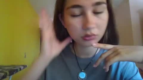 Snapshot of mila_sweettempt chatting on July 25, 5:05 am mila_sweettempt online show from July 25, 5:05 am