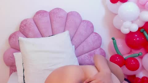 mila online show from April 18, 7:07 pm