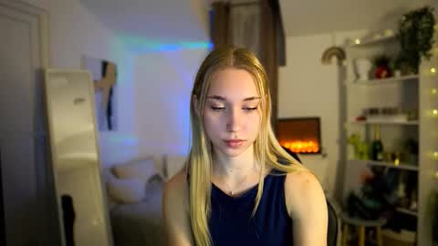 MilaBunny1 online show from January 14, 11:16 am