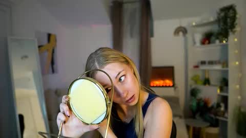 MilaBunny1 online show from February 10, 9:24 am