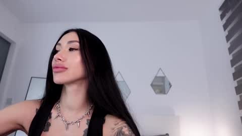 Snapshot of miladenver chatting on May 30, 9:56 pm Mila online show from May 30, 9:56 pm
