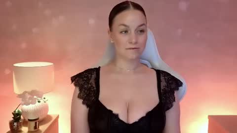 Snapshot of milafleur chatting on July 4, 2:56 pm Mila Fleur online show from July 4, 2:56 pm