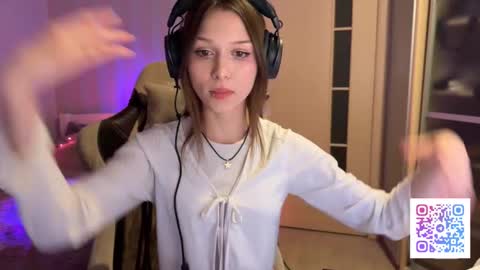 milamiuu online show from February 1, 4:49 pm