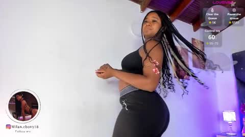 Snapshot of milan_ebony chatting on May 8, 11:48 am Milan online show from May 8, 11:48 am