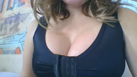 milana online show from December 24, 8:55 am