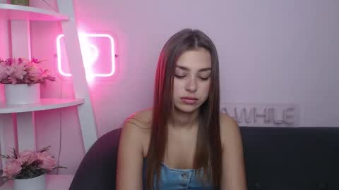 milanaangelas online show from October 13, 4:34 am
