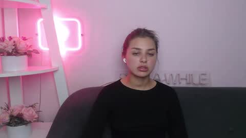 milanaangelas online show from October 18, 4:52 pm