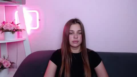 Snapshot of milanaangelas chatting on June 20, 4:54 pm milanaangelas online show from June 20, 4:54 pm