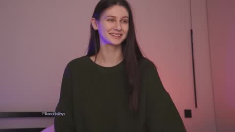 Snapshot of milanabaileys chatting on December 4, 3:43 pm Milana online show from December 4, 3:43 pm