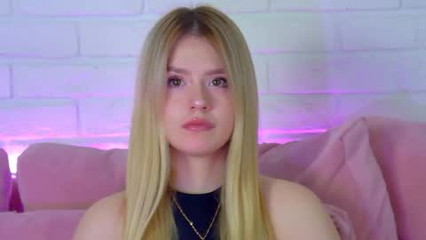 MilanaBalmain online show from February 18, 7:54 pm