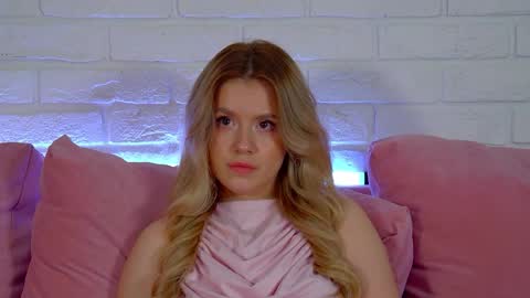 MilanaBalmain online show from April 11, 7:45 am