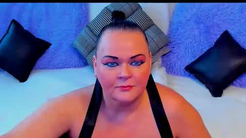 Snapshot of milanabiegert chatting on November 16, 7:47 am Lana online show from November 16, 7:47 am
