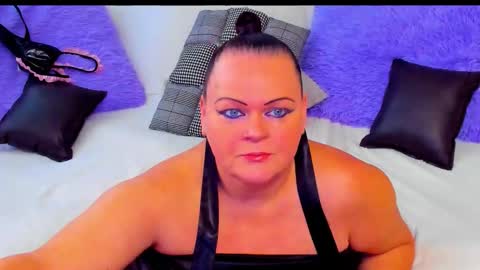 Snapshot of milanabiegert chatting on November 23, 10:37 am Lana online show from November 23, 10:37 am