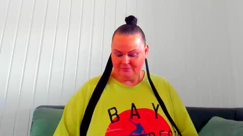Snapshot of milanabiegert chatting on March 12, 1:50 pm Lana online show from March 12, 1:50 pm