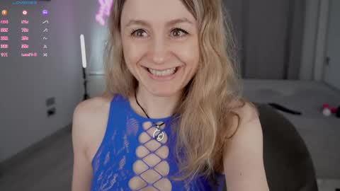 Snapshot of milanacamgirl chatting on May 14, 5:20 pm Milana online show from May 14, 5:20 pm