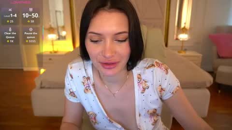 Snapshot of milanamusee chatting on June 1, 6:59 am Milana online show from June 1, 6:59 am