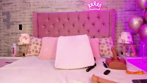 Snapshot of milanjackson chatting on June 25, 9:52 pm milanjackson online show from June 25, 9:52 pm