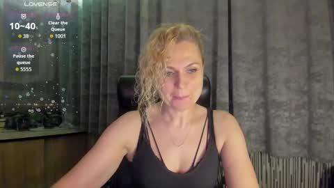 Snapshot of milanna_x chatting on April 30, 7:53 pm milanna_x online show from April 30, 7:53 pm