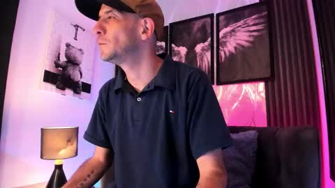 Snapshot of milanwhite_ chatting on March 3, 11:38 am MILAN online show from March 3, 11:38 am