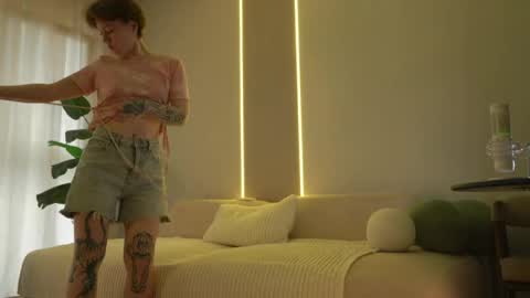 Mila online show from April 3, 7:28 am