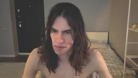 Snapshot of milaslovv chatting on May 20, 8:20 am Mila online show from May 20, 8:20 am