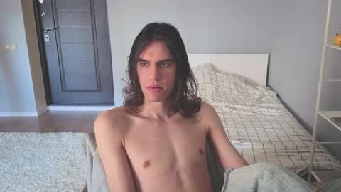 Snapshot of milaslovv chatting on May 29, 5:38 am Mila online show from May 29, 5:38 am