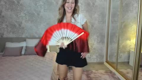 Snapshot of milaurban chatting on April 11, 7:45 am milaurban online show from April 11, 7:45 am