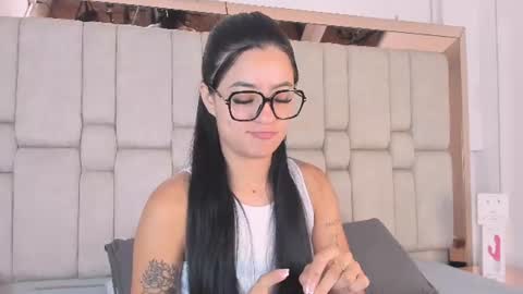 Snapshot of milawink chatting on July 3, 12:11 pm Milawink online show from July 3, 12:11 pm