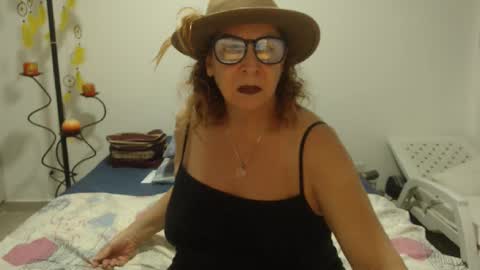 Snapshot of milchanell chatting on March 5, 5:18 am milchanell online show from March 5, 5:18 am