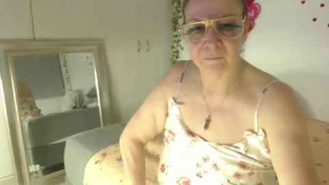 milchanell online show from February 14, 7:05 am