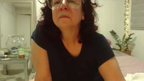 Snapshot of milchanell chatting on July 31, 6:35 am milchanell online show from July 31, 6:35 am