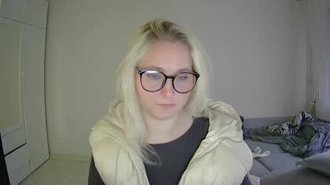 Snapshot of milena391630 chatting on April 19, 5:23 pm Milena new nonude shy blonde natural online show from April 19, 5:23 pm