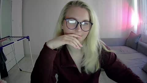 Snapshot of milena391630 chatting on April 25, 1:41 pm Milena new nonude shy blonde natural online show from April 25, 1:41 pm